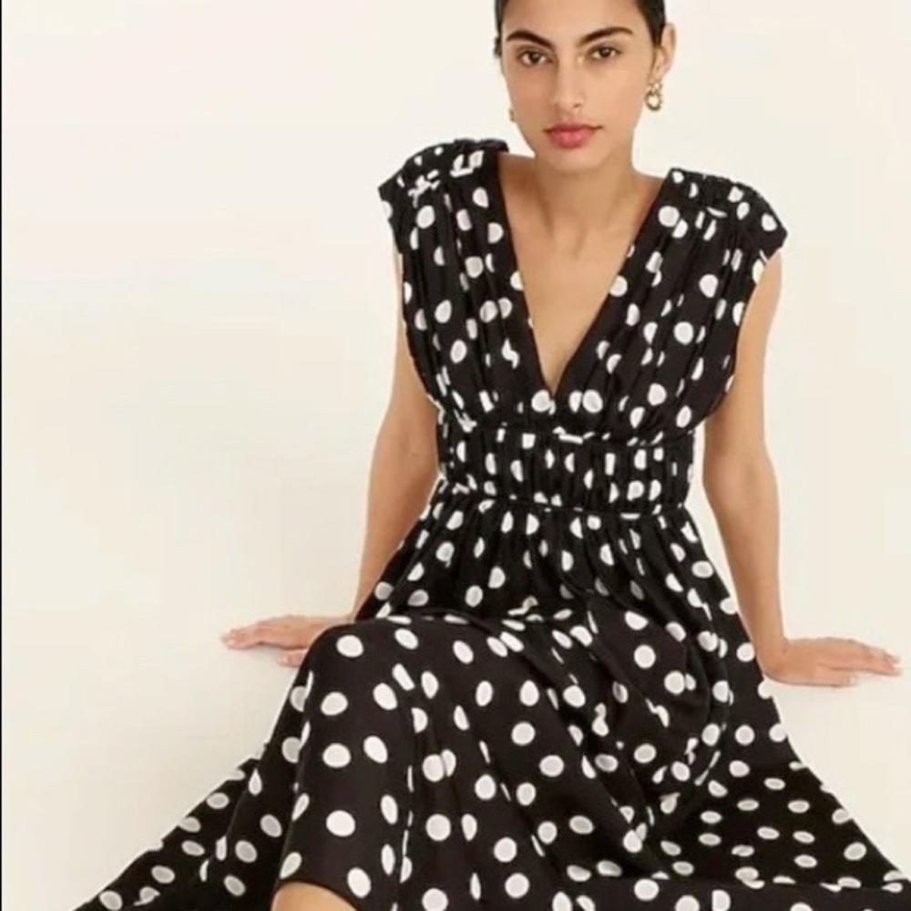 CELEB VIBES! Beautiful Silk Midi - NWT